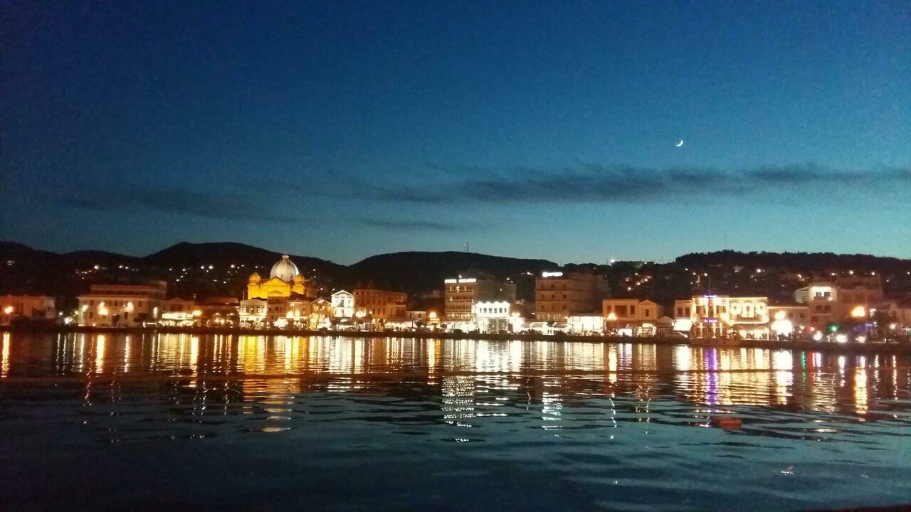 Mytilini bei Nacht