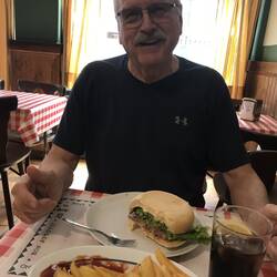 Happy John, lunch in Portugalete
