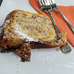 As Myj can't eat walnuts, she tried a hazelnut-apple potica. June Gornick's are better!