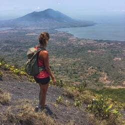 Blick vom Concepción auf den Nachbarvulkan Maderas