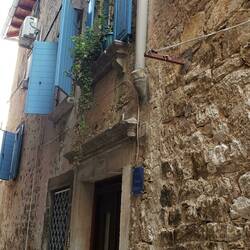 The street/alley between these houses in Rovinj is only about 6 feet wide.
