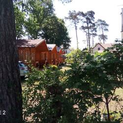 Schöne einzelstehende Holzhäuser findet man überall