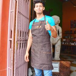 Der lustige Führer im Cacao-Museum