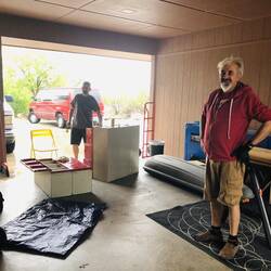 Stefan verlässt gegen 4:00 Uhr den ersten Packtag. Viel ist geschafft worden.