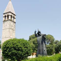Statue of Grgr Ninski, who argued to allow the use if the native Croatian language