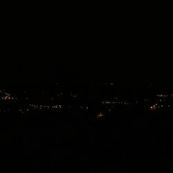 ...und dieselbe Aussicht bei Nacht