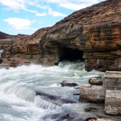Künstliche Verbindung vom oberen zum unteren Gletschersee, gegen unkontrollierte Überschwemmungen