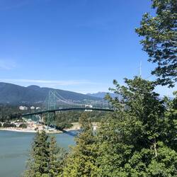 Lions Gate Bridge nach North Vancouver