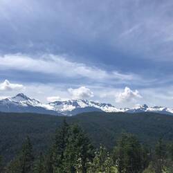Blick vom Tantalus Lookout auf dem Highway...es wird bergig!