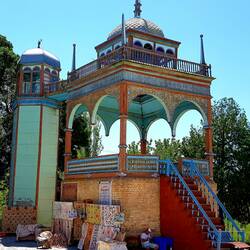 Apple tossing pavillion