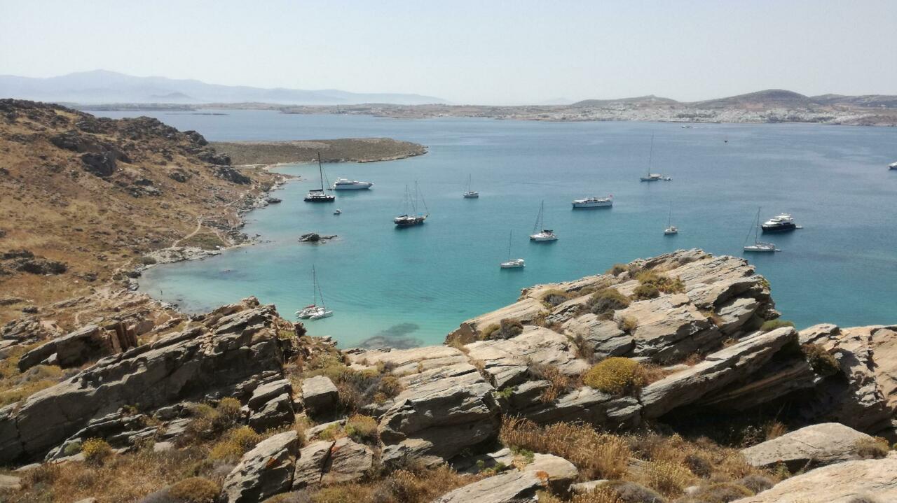 Blick über Ormos Ioannou nach Naousa