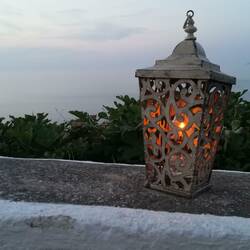 Fannie, die Wirtin stellte Laternen auf, so kam eine sehr gemütliche Abendstimmung auf