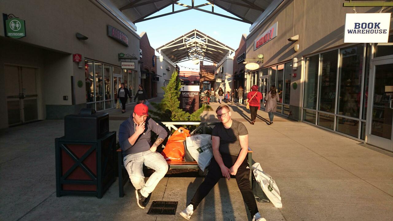 Shopping im Outletcenter von Philadelphia