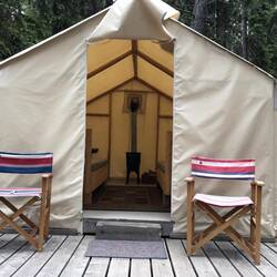 So sehen (nach unserem Grundputz) die Besucherhütten aus