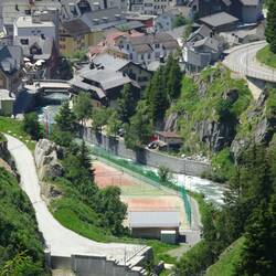 Rhein fließt durch Andermatt