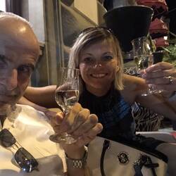 doppelter Himbeergeist als Absackerle am Hotel Halm