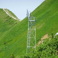 Der Satellitenspiegel für's Tal, weil Berge im Wege sind.