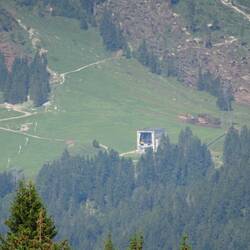 ...mit Mittelstation...
