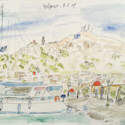 Der Hafen von Kalymnos ist von Bergen umrahmt