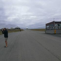 Roman aus Polen, hat mich vor dem Tunnel fotografiert, Foto am NORDKAPP