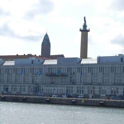 Masthuggkyrkan + Statue Sjömanstornet