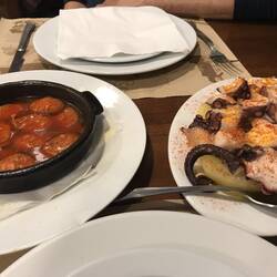 Octapus and chorizo in wine