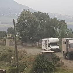Übernachtung am Friedhof mit Östereichern