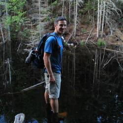 Abkürzung durch den Tümpel.