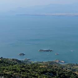 ..das Land auf der anderen Seite ist schon Albanien 👋