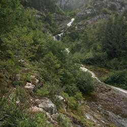 Schoolhouse Falls mittags bei trübem Wetter