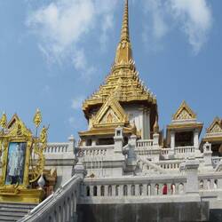 Wat Traimit, Chinatown