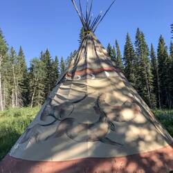 Abendbeschäftigung: Tipi aufbauen