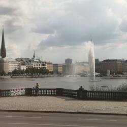 Hamburg aus dem Fenster des Zuges