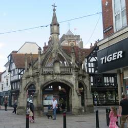 14e eeuw! Had ik nooit gedacht. Hielden ze markt onder.