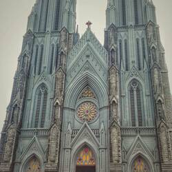 Kölner Dom- oder auch nicht: St. Philomena Kirche