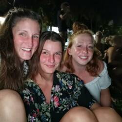 Vivi, Jonna, Katja :)