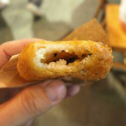 Frittiertes Ding aus Reisteig