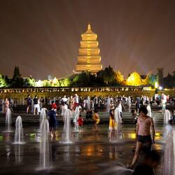 Big Goose Pagoda & Wasserspiel