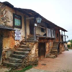 In Riego de Ambros - noch ein ganz traditionelles kleines Bergdorf