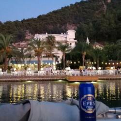 Classic Yacht Hotel mit eigenem Hotelsteg