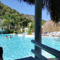 Pool mit Poolbar