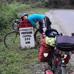 Au total cest notre 6eme jour de velo et nous ne sommes toujours qu'à 268 km de Vientiane !!