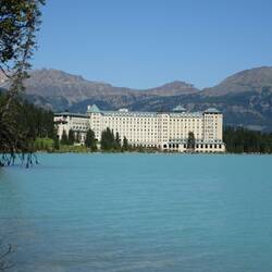 What the heck is thaaaaat!!!!! Puke...