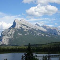 Sur la route vers Banff, le Mont Rundle