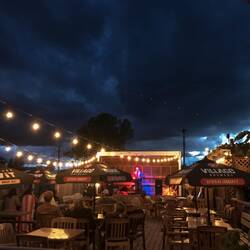 Live Musik...und dann kam Gewitter auf. Wir fuhren schnell nach Hause zum Garten!