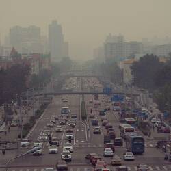 Wohl Standard-Wetter in Beijing - diesig und bewölkt (kennen wir das nicht von Hamburg?)