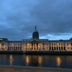 Custom house