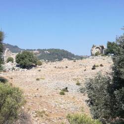 Tempel- und Kirchenruine