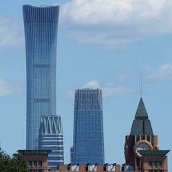 Zun Tower vom Palastmuseum aus