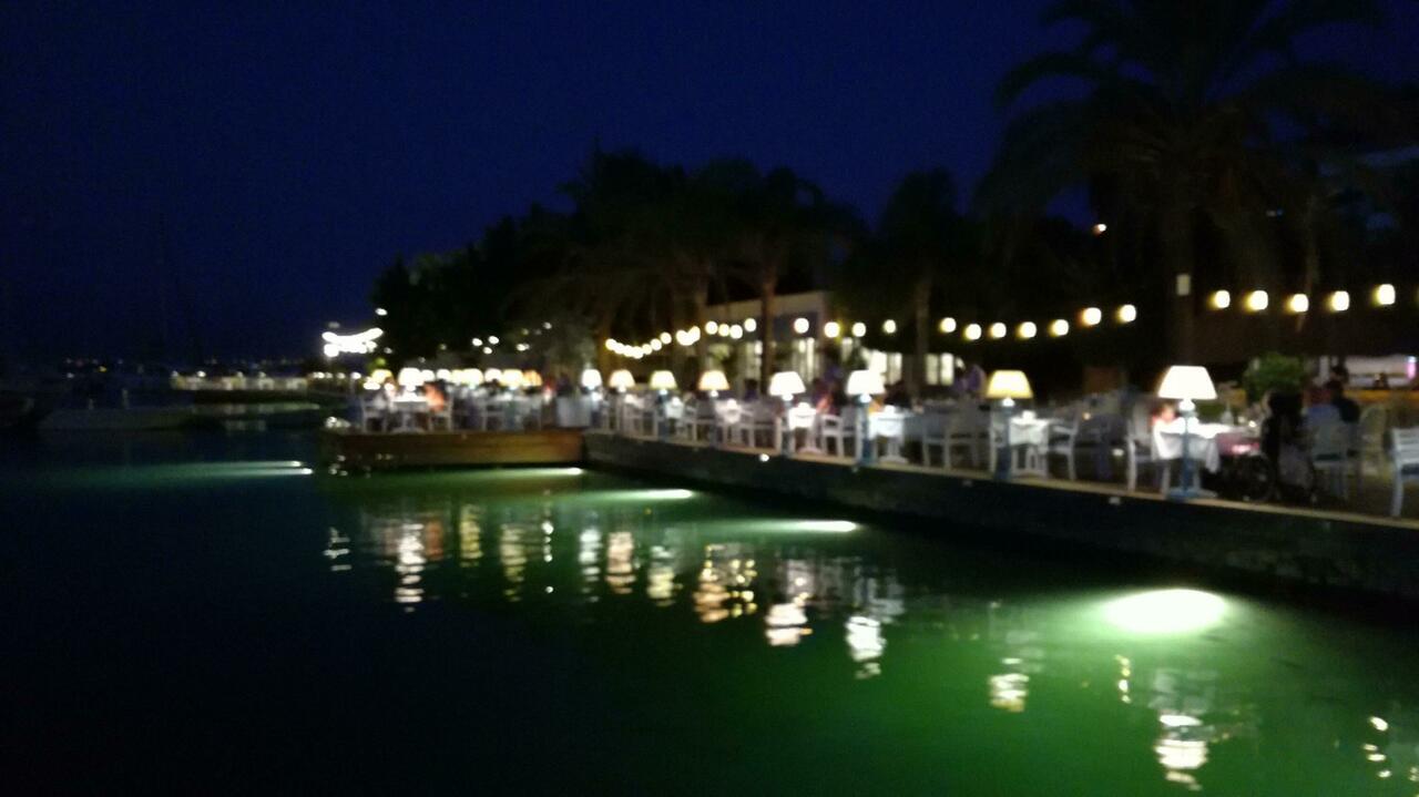 Restaurant mit Hotelsteg